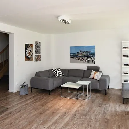 Casa de Férias Exklusive Reetdach-villa Ostseefrische *