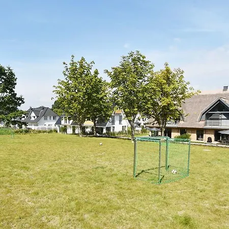 Casa de Férias Exklusive Reetdach-villa Ostseefrische