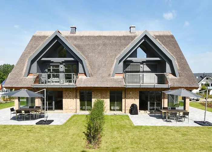 Tatil Evi Exklusive Reetdach-villa Ostseefrische Lobbe