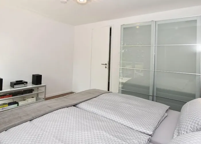 Tatil Evi Exklusive Reetdach-villa Ostseefrische Lobbe